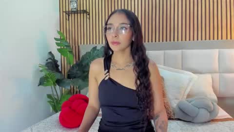 Snapshot of roseaurora chatting on 02.02.26 roseaurora online show from 02.02.26