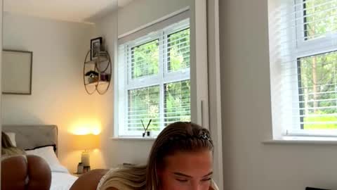 Bella  online show from 05.20.26