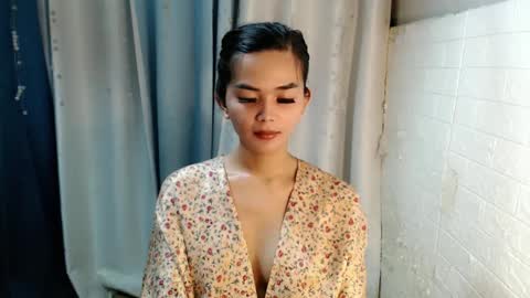 Snapshot of rosella_xx chatting on 01.30.25 TONETH online show from 01.30.25