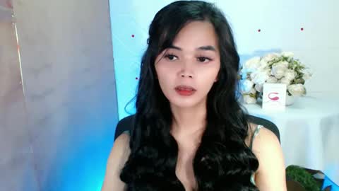 Snapshot of rosella_xx chatting on 02.28.25 TONETH online show from 02.28.25