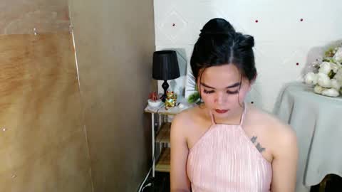 Snapshot of rosella_xx chatting on 09.24.25 TONETH online show from 09.24.25