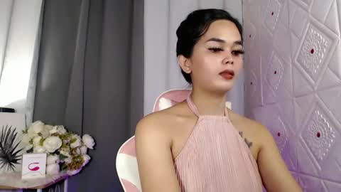 Snapshot of rosella_xx chatting on 10.14.25 TONETH online show from 10.14.25