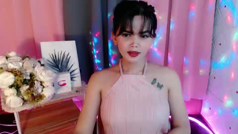 Snapshot of rosella_xx chatting on 11.28.25 TONETH online show from 11.28.25