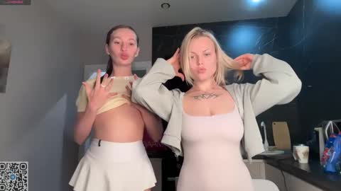 Sophie and Sarah online show from 04.26.26