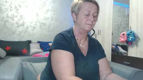 Lovepinklilly online show from 03.15.26