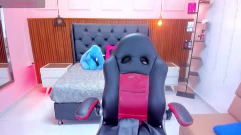 Snapshot of rosie_moss chatting on 10.06.25 ROSSI online show from 10.06.25