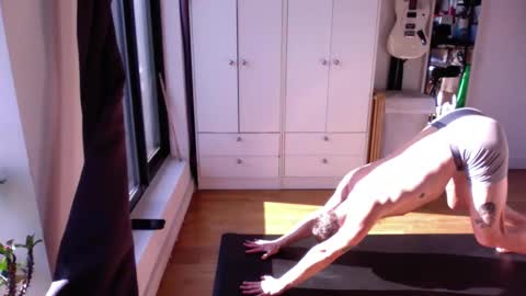 RossCollab online show from 12.22.25