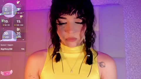 Snapshot of rosselfinoll chatting on 01.18.25 Rossel online show from 01.18.25