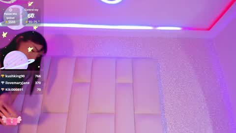 Snapshot of rosselfinoll chatting on 02.02.25 Rossel online show from 02.02.25