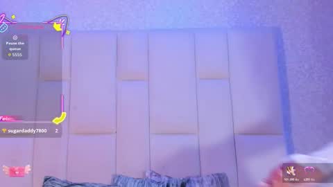 Snapshot of rosselfinoll chatting on 11.11.25 Rossel online show from 11.11.25