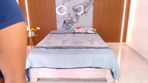 Rossi Hill online show from 02.21.26