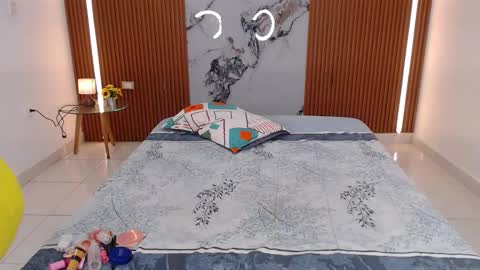 Rossi Hill online show from 02.22.26