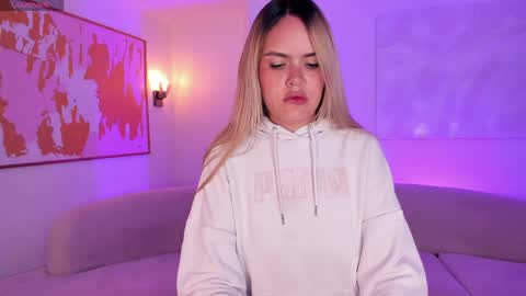 Snapshot of rossirivers chatting on 04.15.26 Rossie Rivers online show from 04.15.26