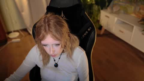 rosy_petal online show from 09.11.25