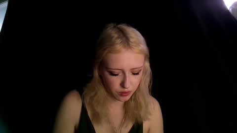 rosy_petal online show from 10.13.25