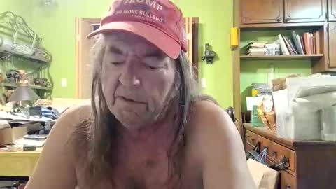 Snapshot of rotorranch chatting on 10.18.25 rotorranch online show from 10.18.25