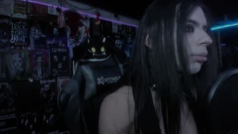 Snapshot of rotten_dreams chatting on 02.24.25 rot online show from 02.24.25