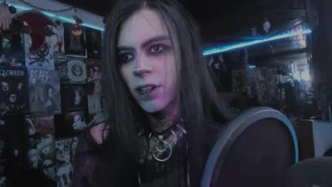 Snapshot of rotten_dreams chatting on 12.15.25 rot online show from 12.15.25