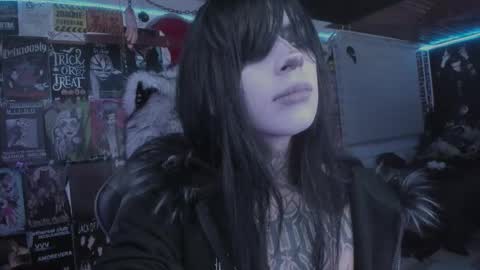 Snapshot of rotten_dreams chatting on 02.19.26 rot online show from 02.19.26