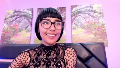 Snapshot of roulyy chatting on 01.11.25 JESSY ROULY online show from 01.11.25