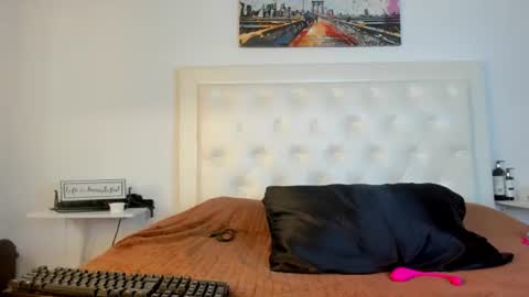 Snapshot of rouse_sexy_hotxx77 chatting on 06.10.26 rouse_sexy_hotxx77 online show from 06.10.26