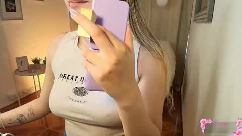 Snapshot of rousee_v chatting on 03.14.26 Rousee online show from 03.14.26
