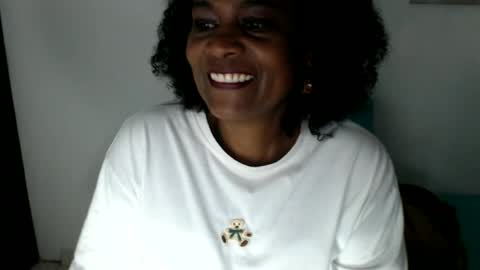 Snapshot of roushlove chatting on 07.04.26 luxa online show from 07.04.26