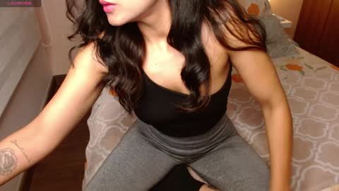 Rouss marie henao  online show from 01.31.25