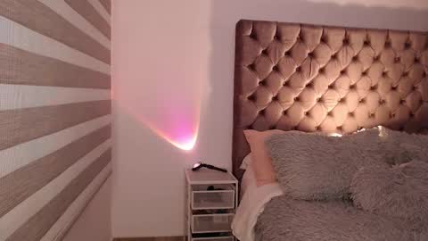 Rouss marie henao  online show from 10.15.25