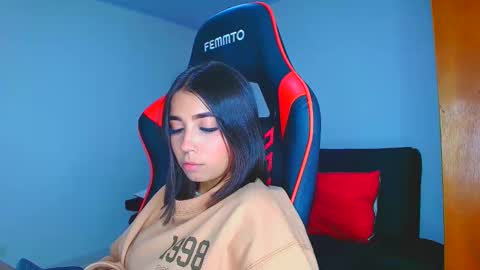 rousse_violet online show from 01.16.26