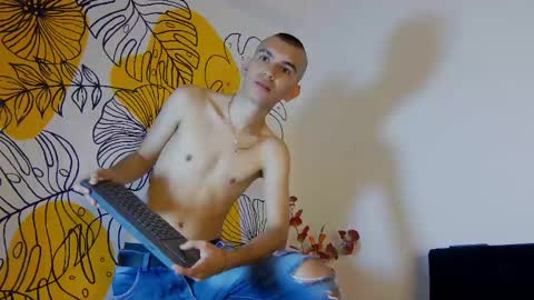 Rowan online show from 10.08.25