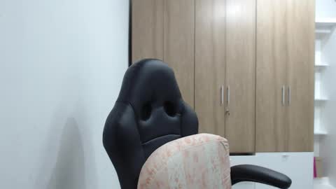 Roxana online show from 11.18.25