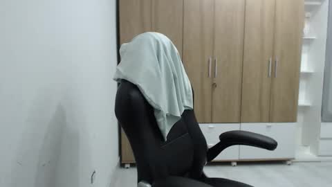 Roxana online show from 11.29.25