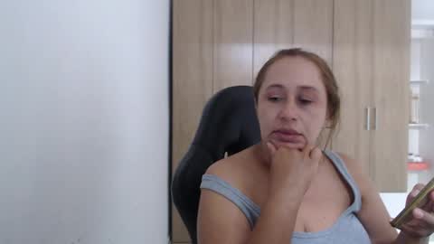 Roxana online show from 04.19.26