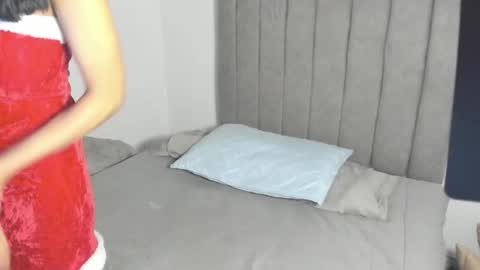 Roxane online show from 11.27.25