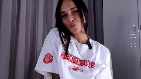 Anna Lokiss online show from 01.19.26