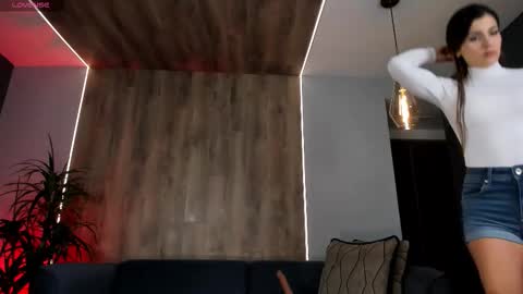 Roxanne Hill  online show from 03.14.26