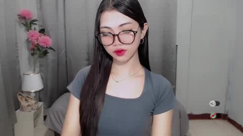 Snapshot of roxie_fuckdoll chatting on 01.23.25 Roxie online show from 01.23.25