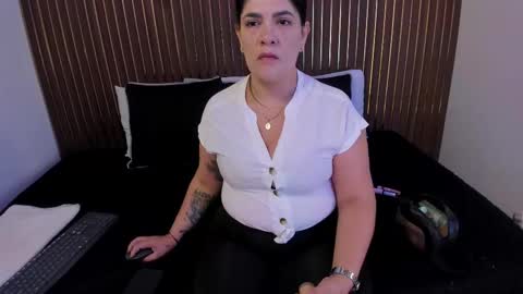 Snapshot of roxie_ns chatting on 11.07.25 Roxie online show from 11.07.25