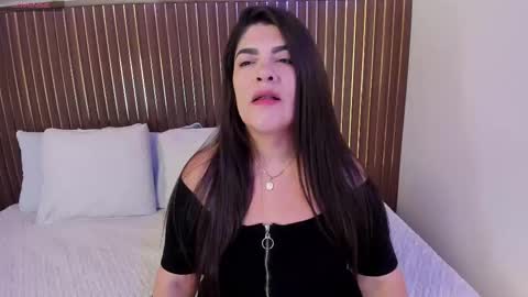 Snapshot of roxie_ns chatting on 11.09.25 Roxie online show from 11.09.25