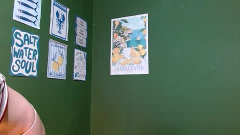 Snapshot of roxiehood chatting on 10.26.25 Roxie online show from 10.26.25