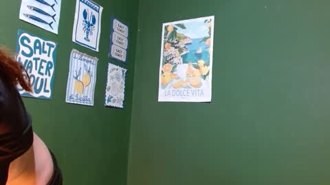 Snapshot of roxiehood chatting on 11.25.25 Roxie online show from 11.25.25