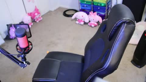 roxie online show from 10.04.25