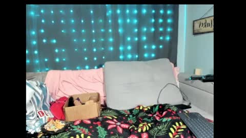 Snapshot of roxihazeleyes chatting on 02.07.25 roxihazeleyes online show from 02.07.25