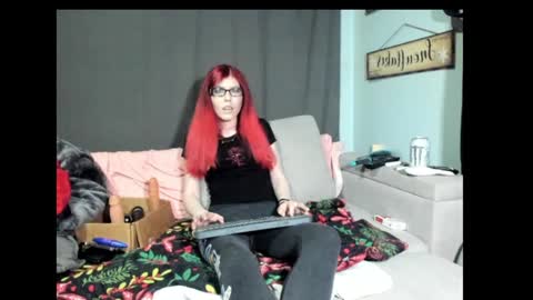 Snapshot of roxihazeleyes chatting on 02.09.25 roxihazeleyes online show from 02.09.25