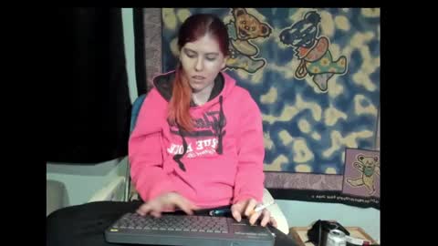 Snapshot of roxihazeleyes chatting on 03.05.25 roxihazeleyes online show from 03.05.25