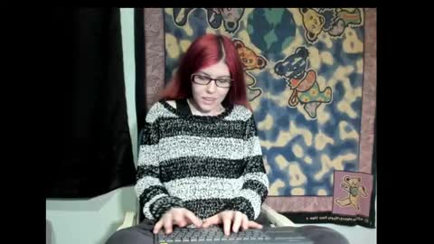 Snapshot of roxihazeleyes chatting on 03.06.25 roxihazeleyes online show from 03.06.25