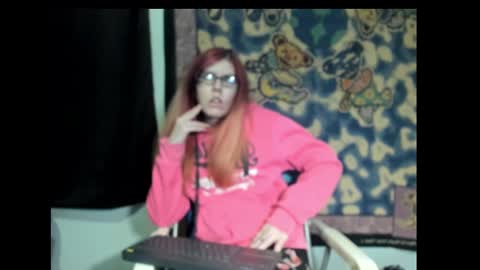 Snapshot of roxihazeleyes chatting on 03.11.25 roxihazeleyes online show from 03.11.25