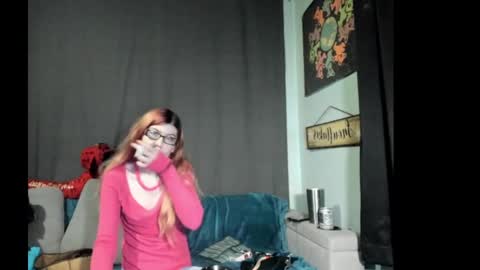 Snapshot of roxihazeleyes chatting on 10.06.25 roxihazeleyes online show from 10.06.25