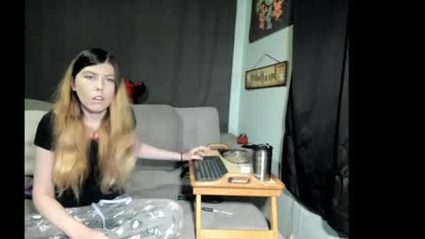 roxihazeleyes online show from 06.01.26